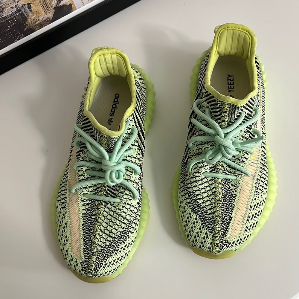 Yeezy Boost 350 V2 - Yeeree - Picture 4 of 6